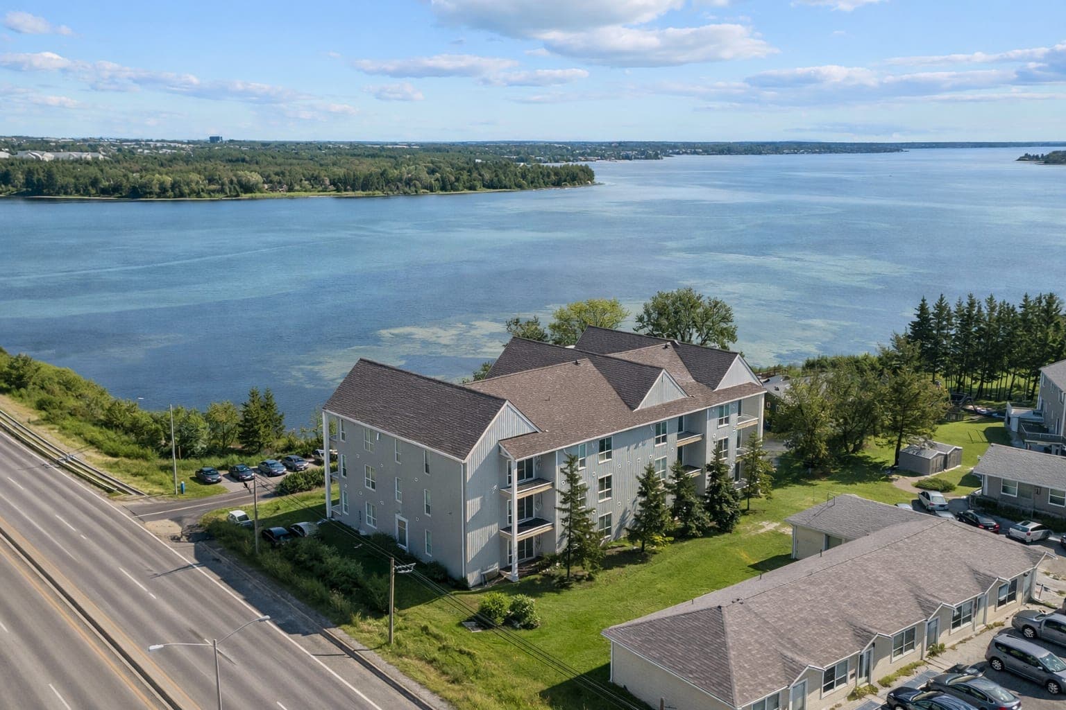 522 Capital Drive — luxury apartment residences on the North River, Cornwall PEI